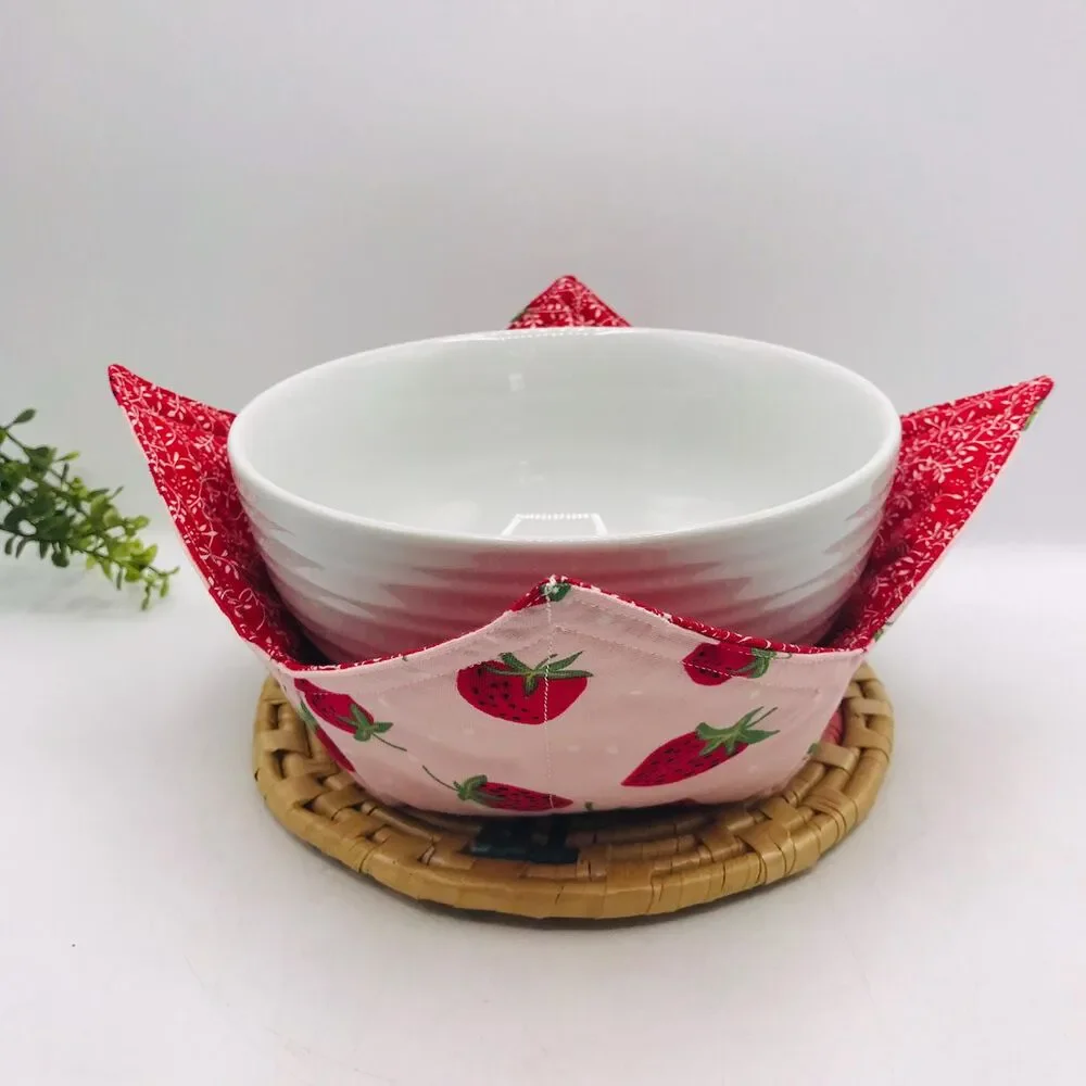 Microwave Soup Bowl Cozy: Reversible, Strawberries Pink Red Cottage Garden